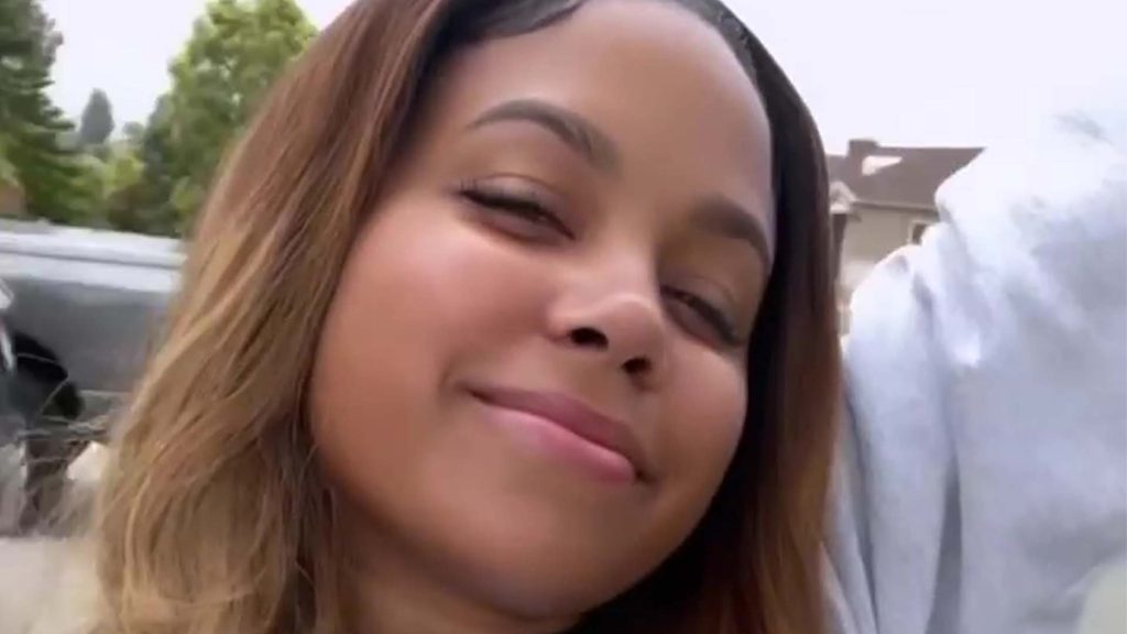Teen Mom Cheyenne Floyd shows off lavish fireplace & Christmas decor at new M LA mansion in new photo Teen Mom Cheyenne Floyd shows off lavish fireplace & Christmas decor at new M LA mansion in new photo