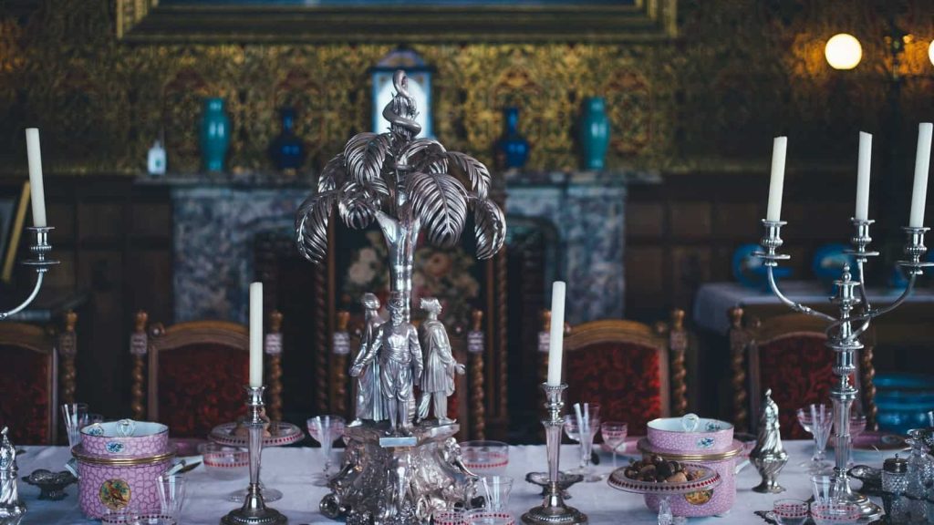 Tips to adorn your house with silver, include intricate items that stand out