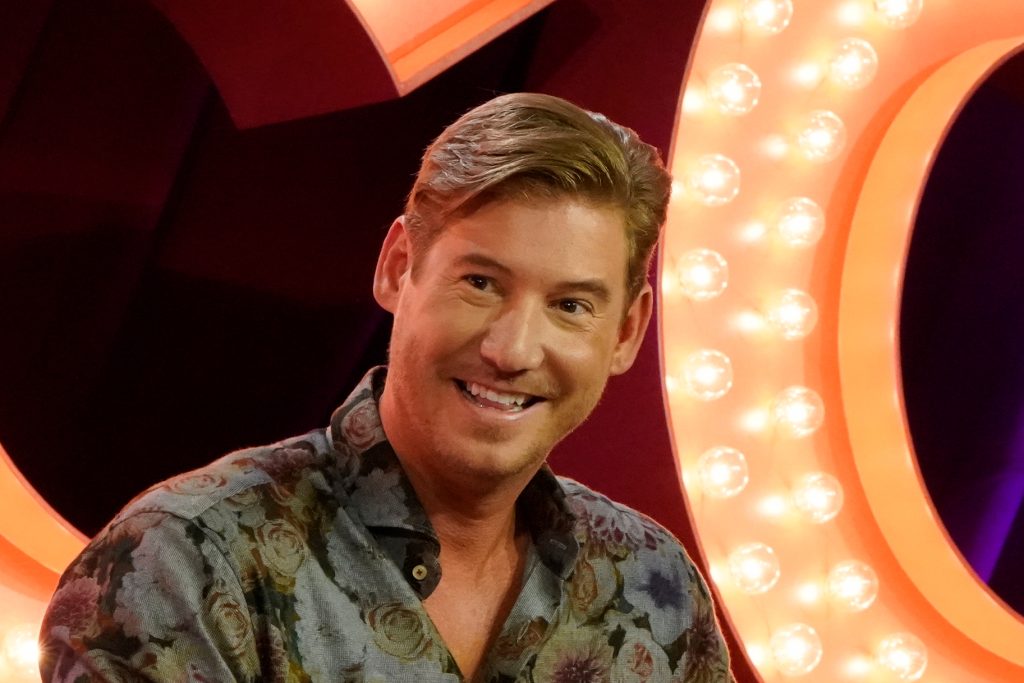 Austen Kroll’s Charleston Home: Visitor Rooms Just before & Following Photographs